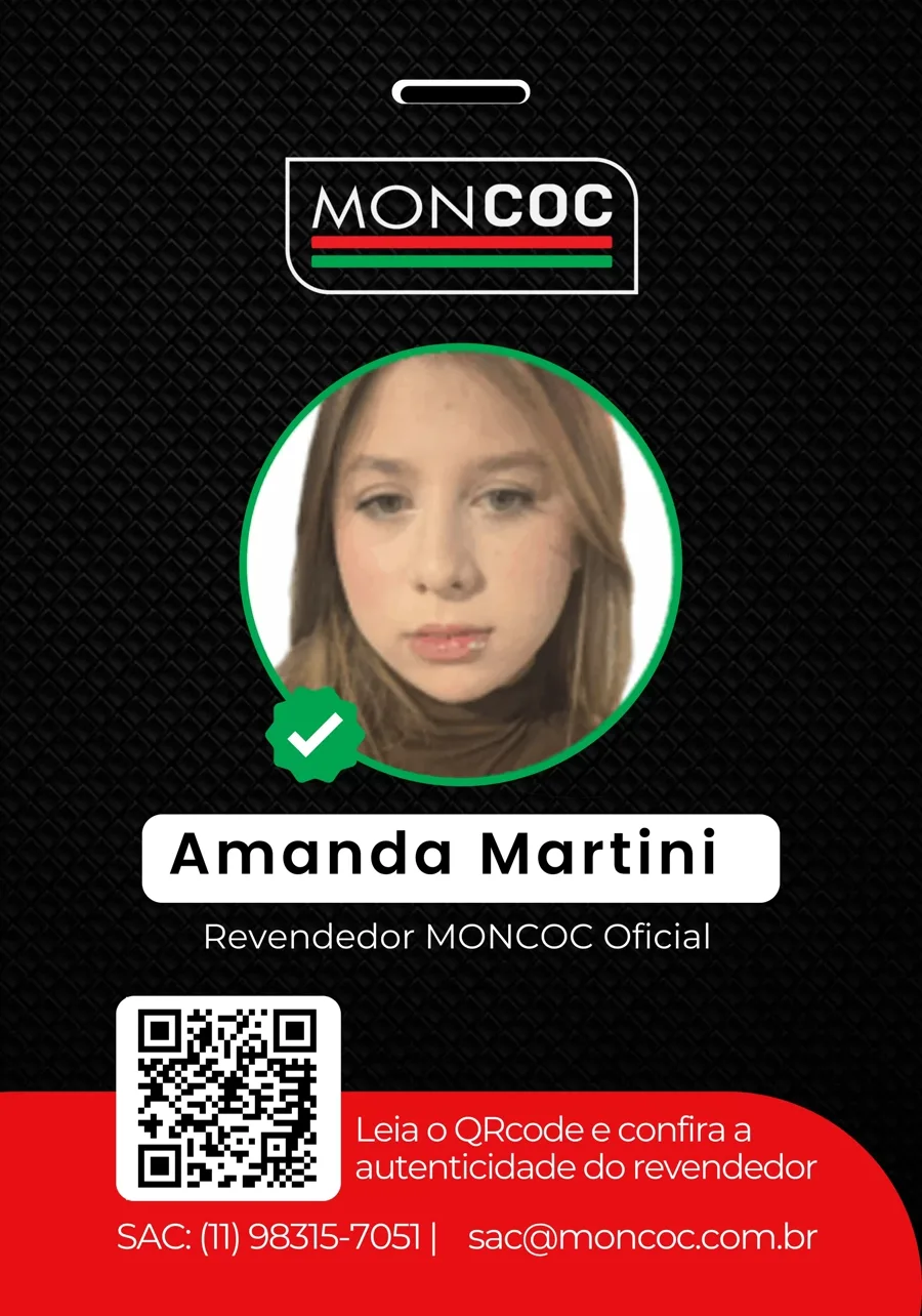 Crachá oficial MONCOC de Amanda Martini