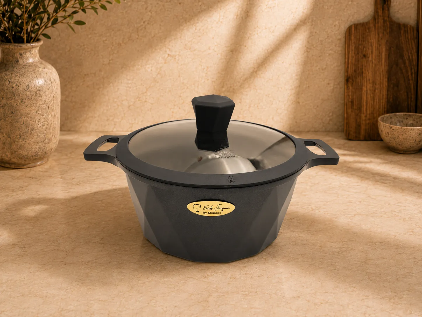 Panela linha Ferrara MONCOC com textura diamantada preta